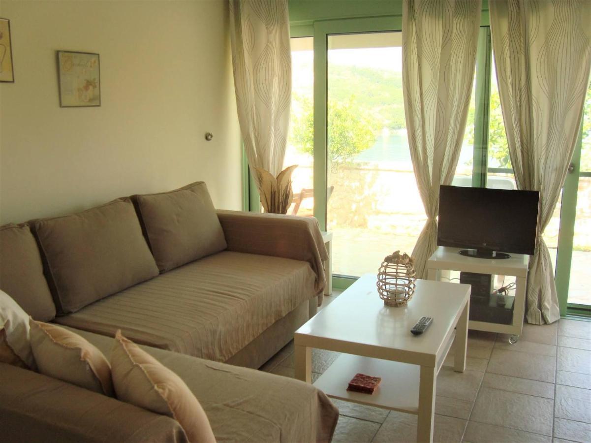 Meganisi Blue Apartment Spartokhorion Экстерьер фото